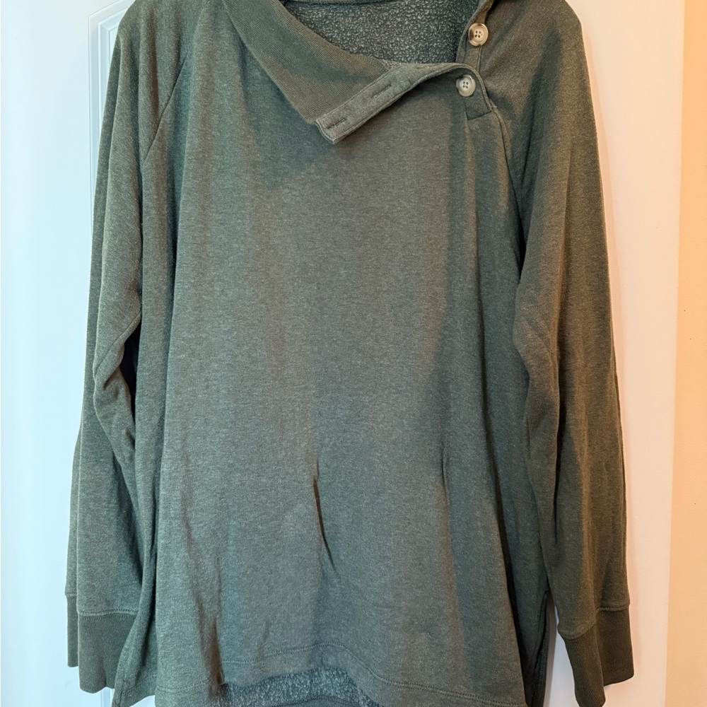 Cozy Green Button-Up Sweatshirt